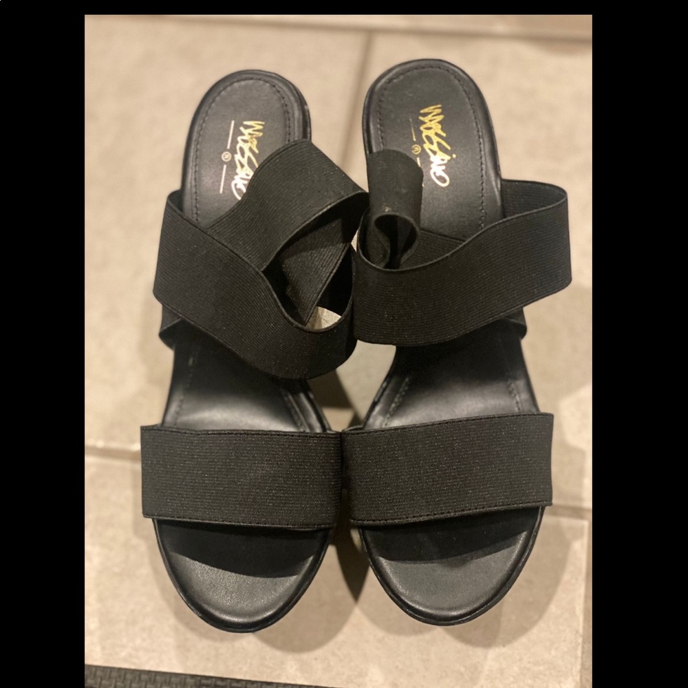 Black Wedges